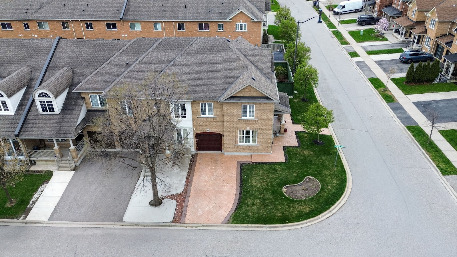 Brampton townhouse vs detached: which holds value better